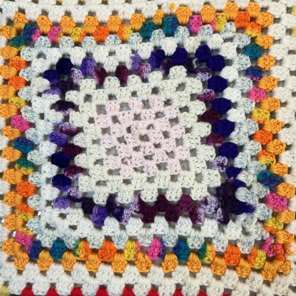 CROCHETED SMALL LAP BLANKET THROW‎ 36 X 36 GRANNY MULTICOLORED SQUARE PATTERN